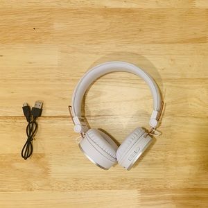 Urban Outfitters Bluetooth Headphone